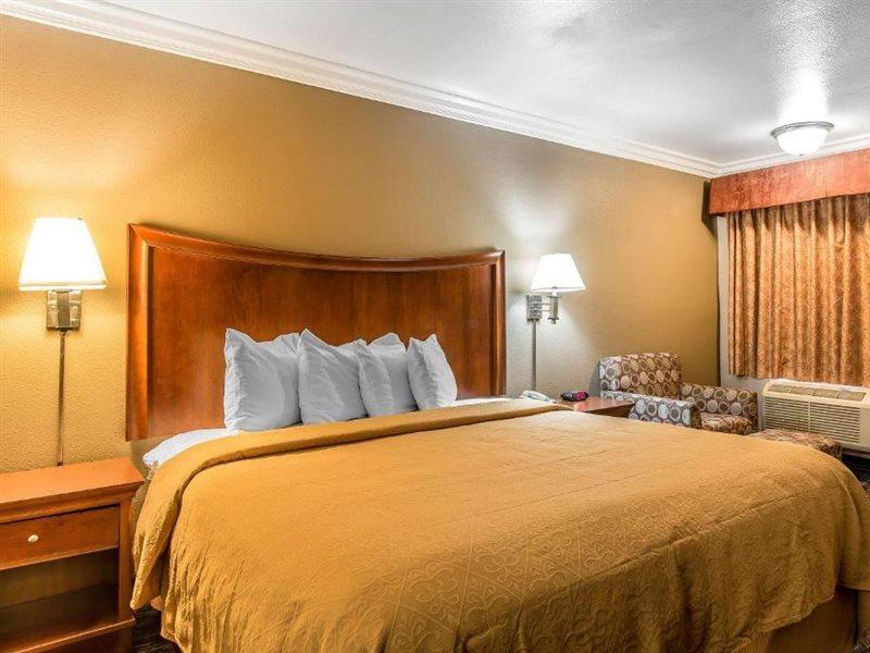 Quality Inn Lake Elsinore I-15 Екстер'єр фото