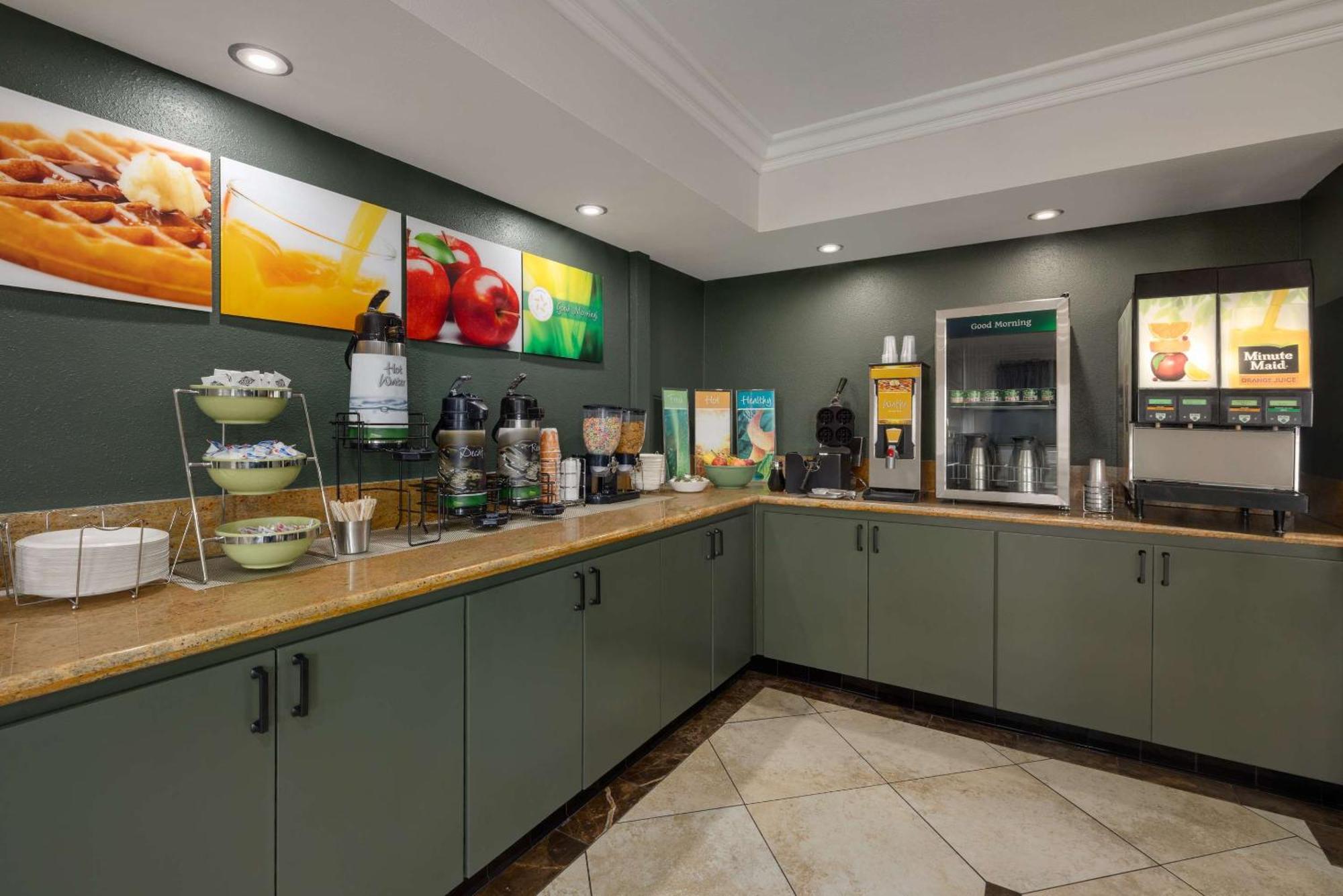 Quality Inn Lake Elsinore I-15 Екстер'єр фото